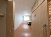 広々とした個室とトイレ