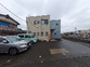駐車場と外観