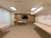 明るい共用リビング  