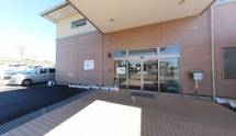 介護施設の外観と入り口