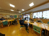 介護施設内の共有リビングエリア