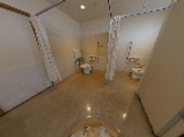 快適で広々としたトイレ施設