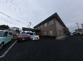 手入れの行き届いた駐車場景色