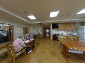 共有リビングの日常風景