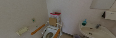 介護施設の配慮されたトイレ