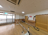 広い廊下の風景
