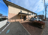 住宅街にある建物外観  