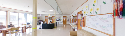 介護施設の共有スペースの光景