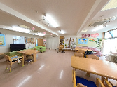 明るく広々とした部屋