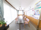 明るく広々とした受付
