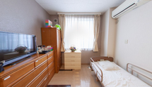 介護施設内の居室風景