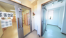 ケアホームの廊下と入口