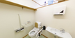施設のトイレ設備と安全設備