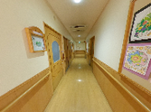 あたたかい雰囲気の廊下