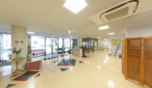 清潔感のある居間の全体像