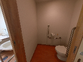 手すり付きトイレのある快適な部屋