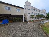 広々とした施設の外観