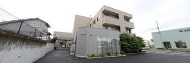 ケア施設と駐車場
