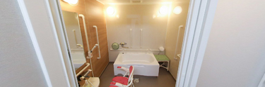 スタッフ利用可の介護施設浴室