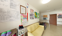 明るく清潔な受付エリア