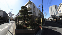 ケア施設がある住宅地の景色