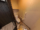 バリアフリーのトイレと洗面所