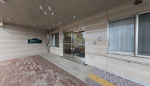 介護施設の外観と入口