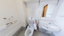 介護施設のトイレと洗面所