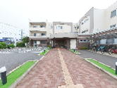 介護施設の入り口と外観