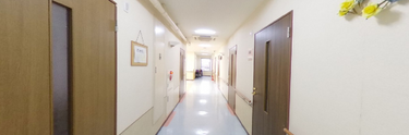 介護施設での廊下風景