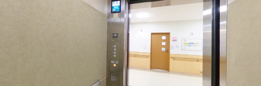 介護施設のエレベーターホール