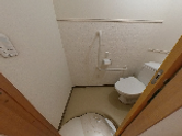 明るい居室の水まわり  