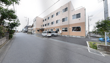 明るい外観のケア施設