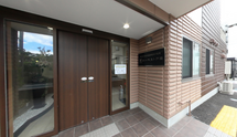 介護施設の正面玄関