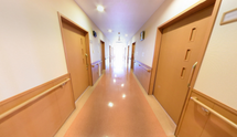 介護施設の廊下の風景