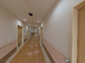 介護施設内部の通路と環境