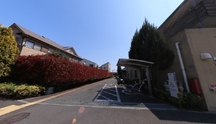 快適な環境の介護施設外観