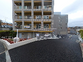 広い建物の外観