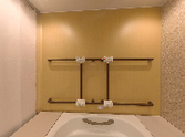 設備の整った浴室