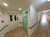 安全で明るい廊下