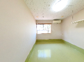 トイレ付の明るい部屋