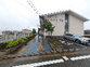 雨の日の施設の外観
