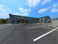 車が停まった駐車場