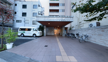 介護施設の外観とアプローチ