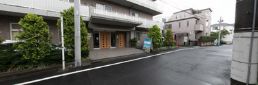 落ち着いた外観の介護施設