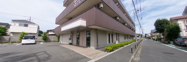 介護施設の外観と周囲