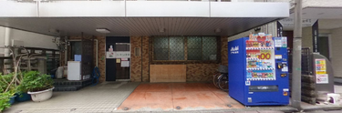 介護施設の外観と周囲