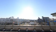 施設屋上の洗濯と庭園