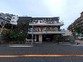 落ち着いた周辺環境の建物
