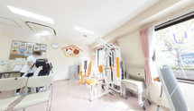 介護施設内のリハビリ訓練風景